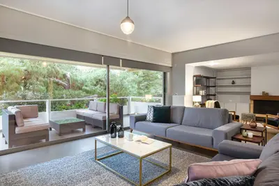 Image de Blueground | Glyfada, garden, nr Vouliagmeni