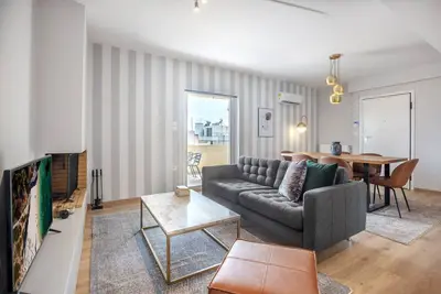 Image de Blueground | Marousi, fireplace, nr Kifisos