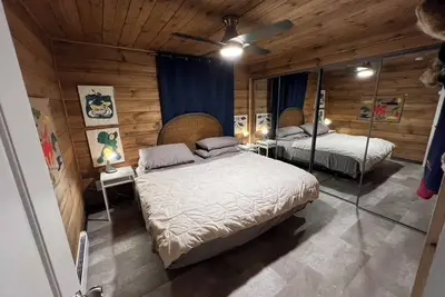 Image de Family Heirloom stylish retreat and lakefront fun close to Ottawa. Pet-friendly!