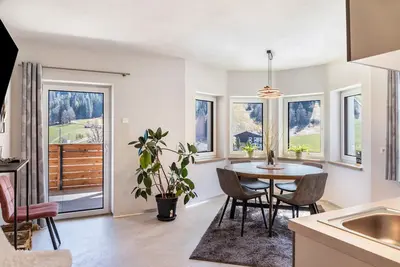 Image de Appartement \"Almenland\" avec vue sur les montagnes, terrasse partagée et Wi-Fi