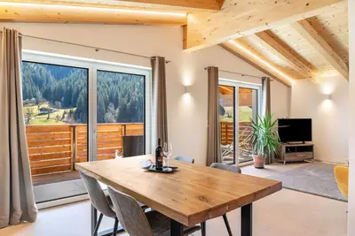 Image de Appartement 'Adlerhorst' avec vue sur les montagnes, terrasse partagée et Wi-Fi