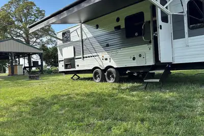 Image de 2-bedroom Rv in perfect Hartford with Ac