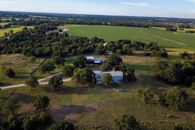 Image de Boho Farm Retreat • 10 Acres • Jacuzzi + Fire Pit