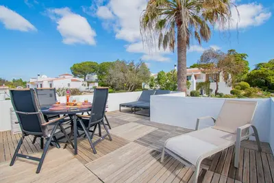 Image de Casa Vista do Mar: Townhouse with sea views, walking distance to beach!