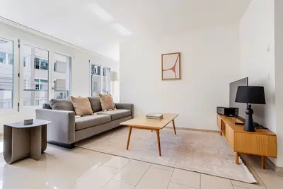 Image de Blueground | Am Ring, balcony, nr Kunstmuseum