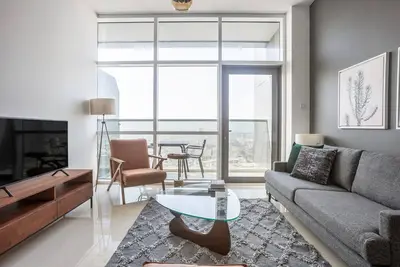 Image de Blueground | Trade Centre 1, pool, nr Dubai Mall