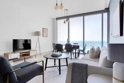 Image de Blueground | Dubai Marina, pool, nr Marina