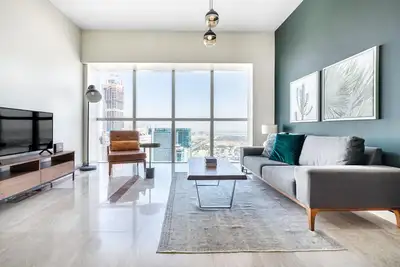 Image de Blueground | Trade Centre 1, pool, nr Dubai Mall