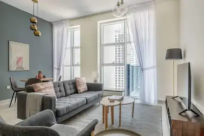 Image de Blueground | Dubai Marina, pool, nr Marina Mall