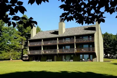 Image de Cozy 1-bedroom Inn Suite in enchanting Canaan Valley, Wv with WiFi, Ac and Pool