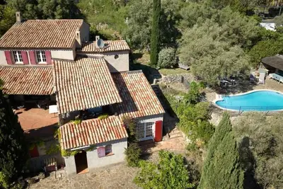 Image de Charme Provençal Les Amandiers Piscine & Animaux