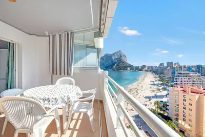 Image de Appartement 'Esmeralda Beach' avec vue sur la mer, Wi-Fi et climatisation