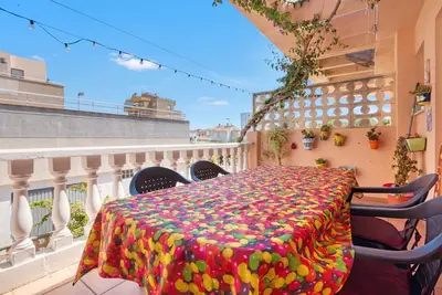 Image de Maison de vacances 'Avinyo' avec vue sur la mer, Wi-Fi et climatisation