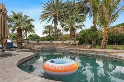 Image de 41 Palms Estate by AvantStay | Indoor Pickleball, Event Barn, Outdoor Kitchen