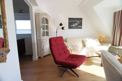 Beautiful upper and top floor apartment with south-facing balcony in a modern style