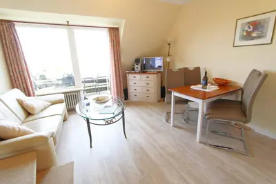 Cozy upper and top floor apartment with a view of the countryside