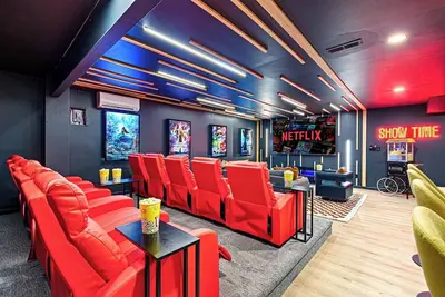 Lux Nature Villa: Games & Spa!