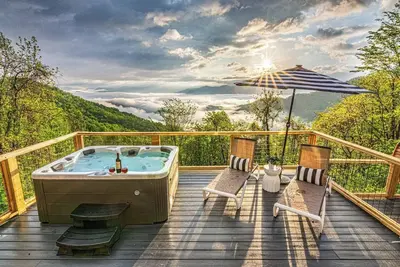 Image de SkyLux by 5 Seasons Homestays