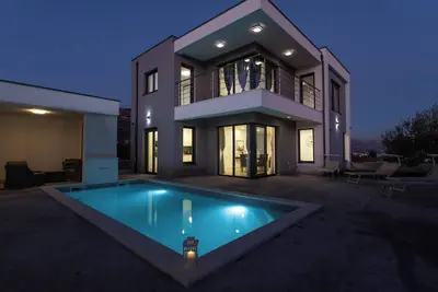 Image de New House Marion with pool