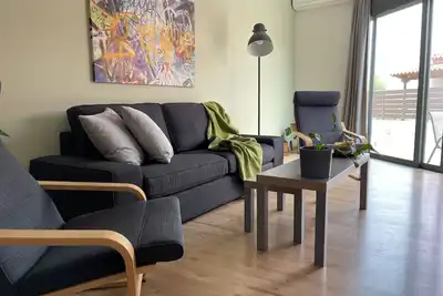 Image de Brand new in-town apartment with private yard