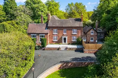 Image de Charming, Spacious Manor House with Lake&Pool Table