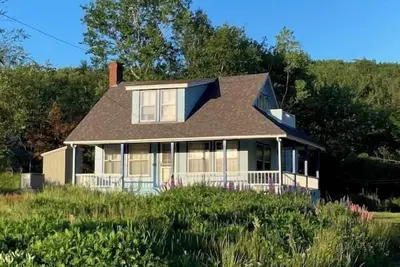 Image de 3br, 1 Ba Ocean View Long Cove Point Gem!