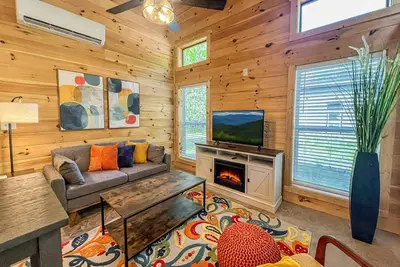 Image de Hot Tub • Dog-Friendly • Free Dollywood ticket • Perfect for 2 (Dragonfly)