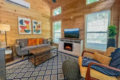 Image de Hot Tub • Dog-Friendly • Free Dollywood Ticket • Perfect for 2 (Four Seasons)