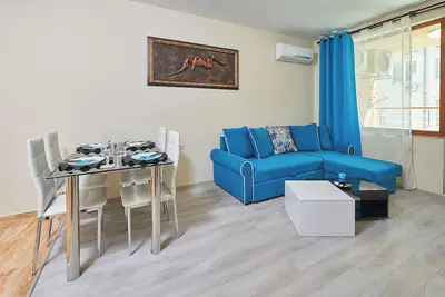 Image de Relax and have fun, we will take care of your convenience and comfort.