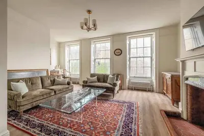 Image de Spacious 4-Bedroom Property with Castle Views