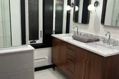 Image de Luxury Home; 10mins to Ewr; 30 to Nyc, 20min American Dream Mall & 20min Metlife