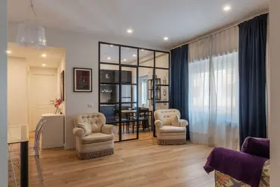 Image de Charming apartment of about 80 sqm, able to accommodate up to 4 people, located on the first floor of a building with a lift (Not suitable for disabled people). The property is located in the Trionfale district, a stone's throw from the Cipro Metro stop,