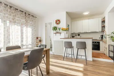 Image de GuestHost - Bright Apartment near Mestre Station