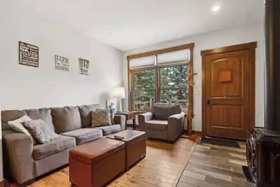 Image de Charming Frisco Getaway – Cozy 1br Retreat Near Main Street and Ski Resorts!