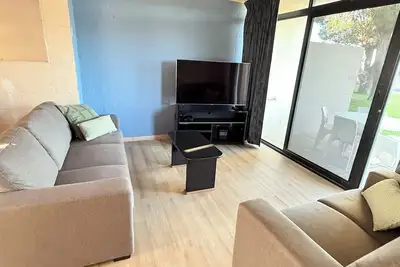 Image de Waterfront Resort | Sleeps 5 | Pool | Wifi