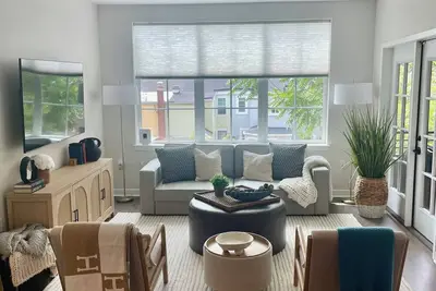 Image de Modern condo in the heart of Dta with garage parking!