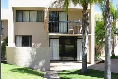 Image de Waterfront Resort | Sleeps 5 | Pool | Wifi