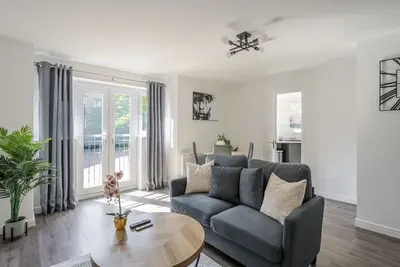 Image de Appartement-Prestige-Sdb privée avec douche-Vue sur la cour-Ground Floor