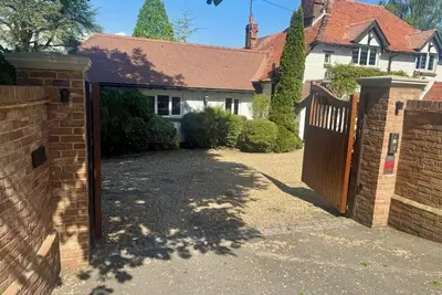 Image de The West Wing – A Luxurious Country Escape Near Brighton, with Hot Tub & Pool