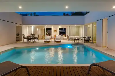 Image de Villa Island Pearl: A Stunning Oasis of Luxury and Serenity on Brač Island