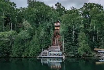 Image de Charming Lakefront Cottage w/ Hot Tub & Fire Pit, WiFi