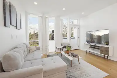 Image de Modern West Seattle 1br, Rooftop + Walk to Beach