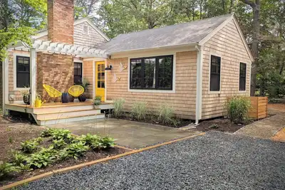 Image de Silly Goose: Beach Days, Game Nights & Chill with A/C, Wi-Fi & Room for 8!