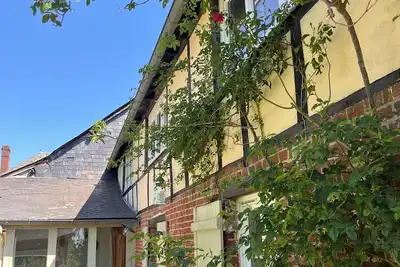 Image de Charmante maison normande avec jardin paysagé et Piscine extérieure