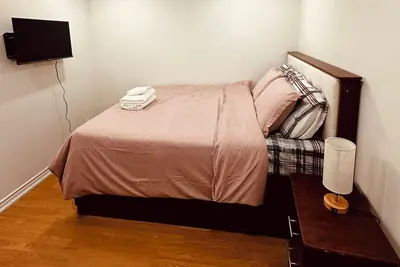 Image de Private, Cozy & Pet Friendly 2 Bedroom+1 Bath Apartment