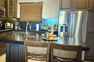 Image de 2 Br Oceanfront Elite Penthouse Just Steps From The Beach