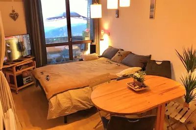 Image de Appartement Exposé plein sud avec balcon vue sur les montagnes. \nA coté du Centre