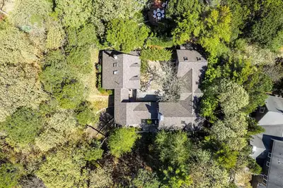 Image de European Style Compound Private In-Town Edgartown