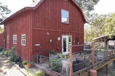 Image de Charming 2-bedroom farmhouse with WiFi, Ac in gorgeous Waldron.