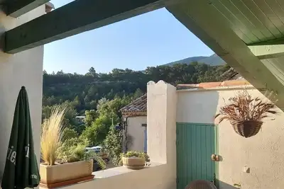 Image de Au  pied  du Luberon - Maison au coeur du Luberon avec vue imprenable